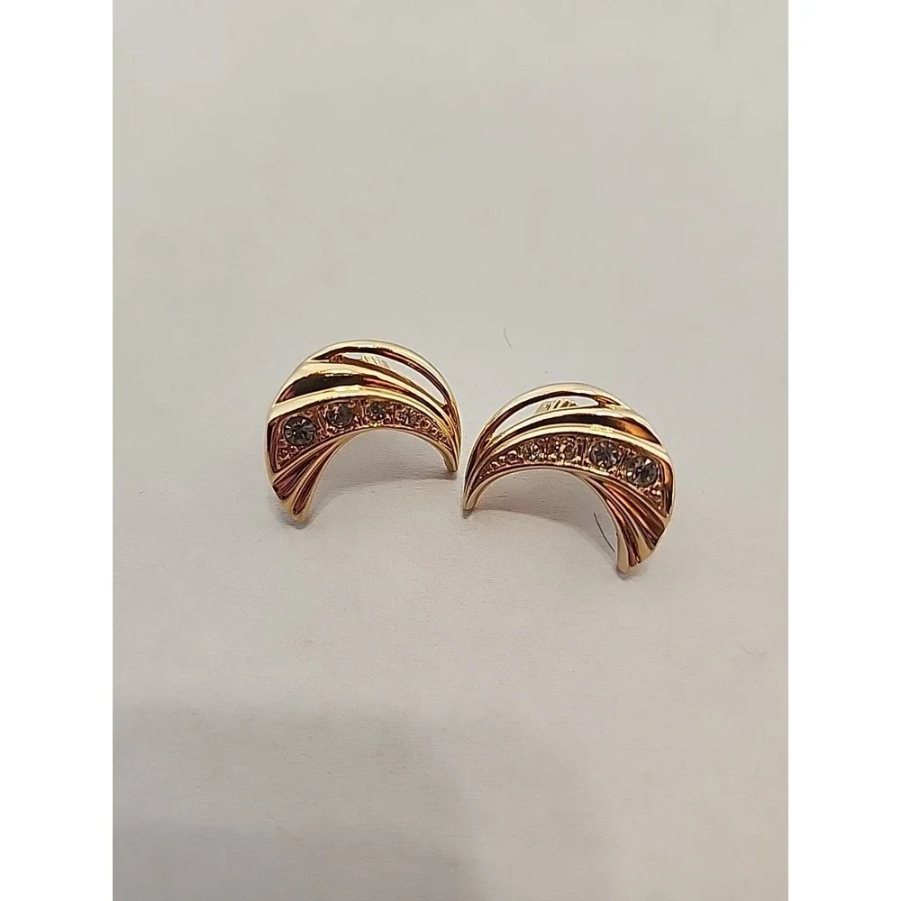 Vintage Moon Shaped Clasp On Earrings With‎ Stone Accent